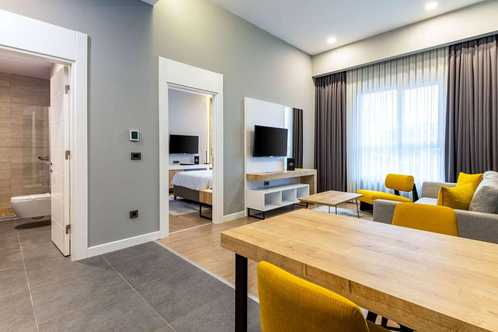 Days Inn & Suites By Wyndham Esenyurt Стамбул Номер фото